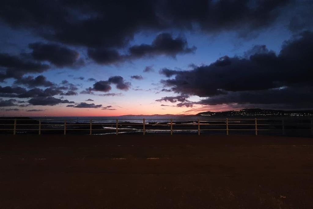 Welcome To The Beach House! Rhôs-on-Sea 외부 사진